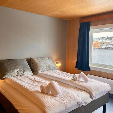 Notnes Midnattsol Guesthouse Skrova Exteriér fotografie