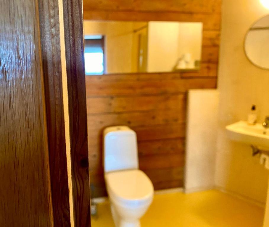 Notnes Midnattsol Guesthouse Skrova Exteriér fotografie