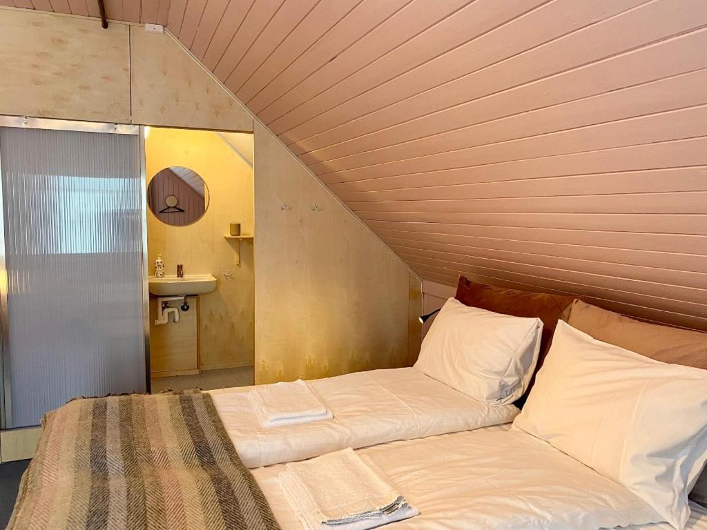 Notnes Midnattsol Guesthouse Skrova Exteriér fotografie