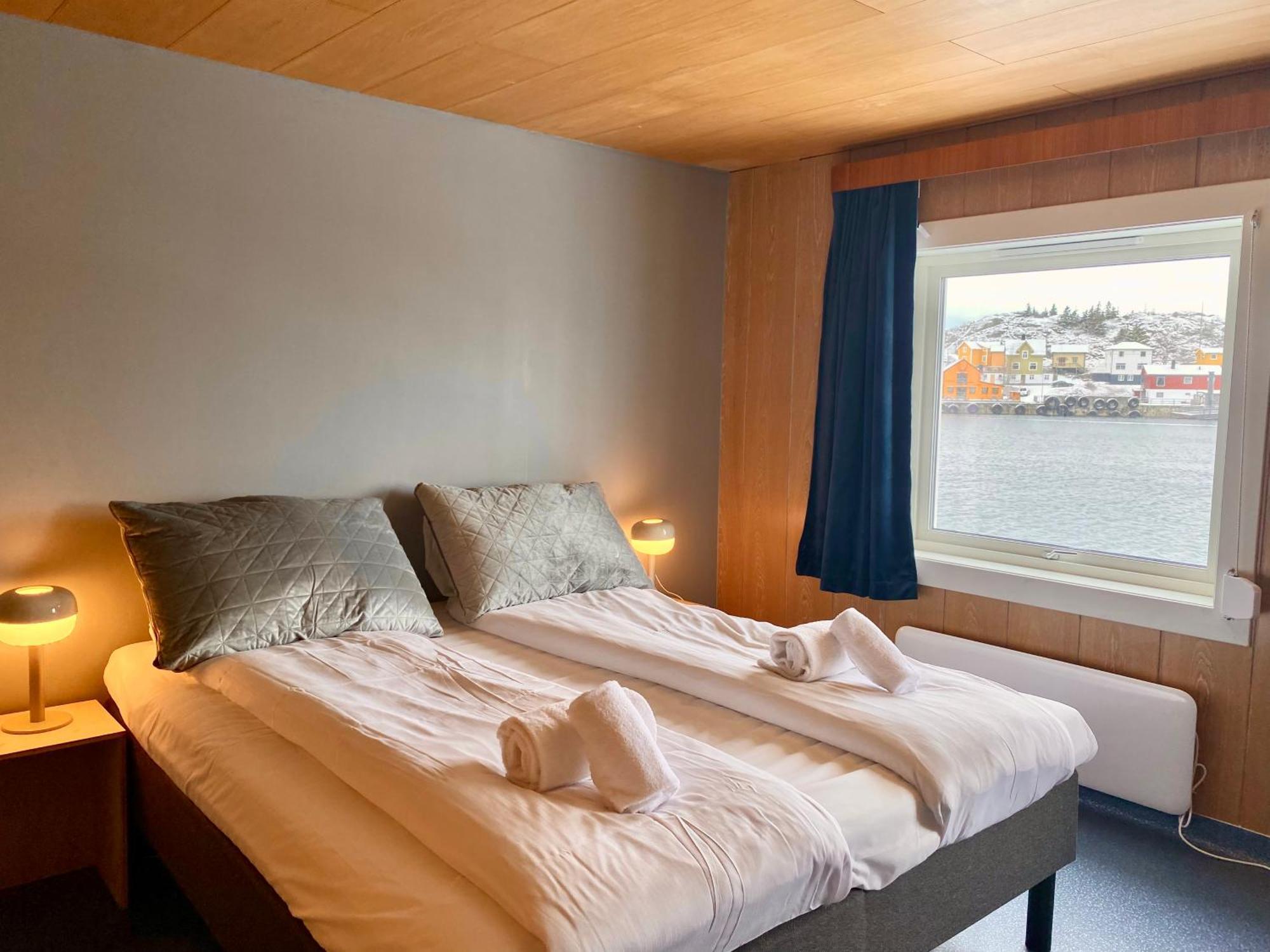 Notnes Midnattsol Guesthouse Skrova Exteriér fotografie